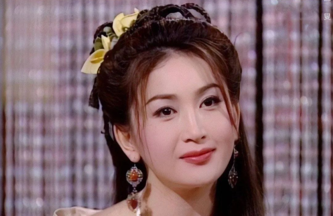 明星 动脸成瘾、强行扮嫩、为减肥切胃洗肠，女星的畸形审美好可怕