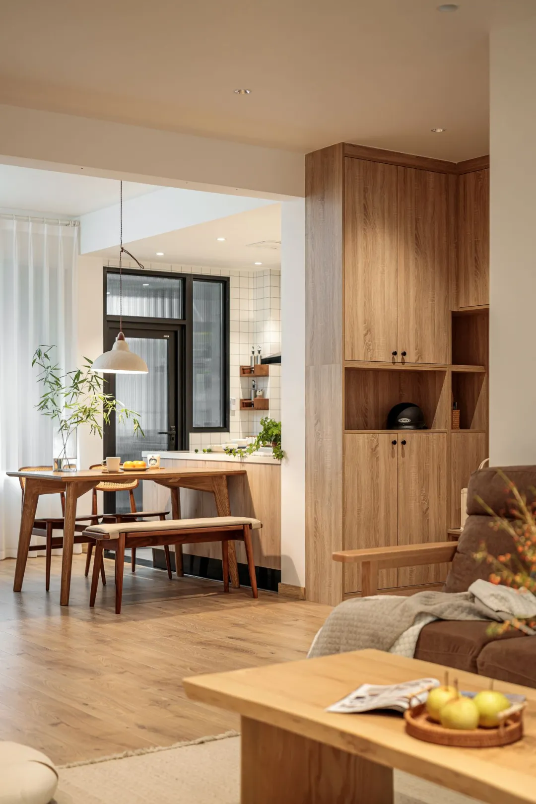 128平米MUJI温馨的色调+实木的质感,解锁随性日常,将生活氤氲成诗!