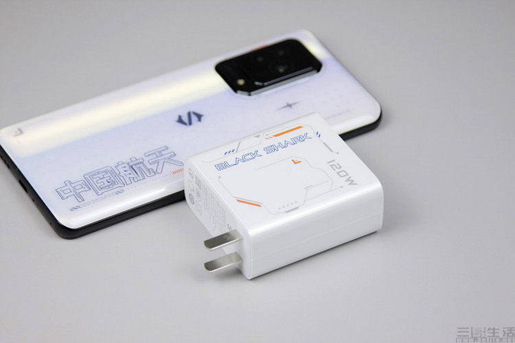 黑鲨5|黑鲨5系列首发评测:要极致游戏,也要享受生活