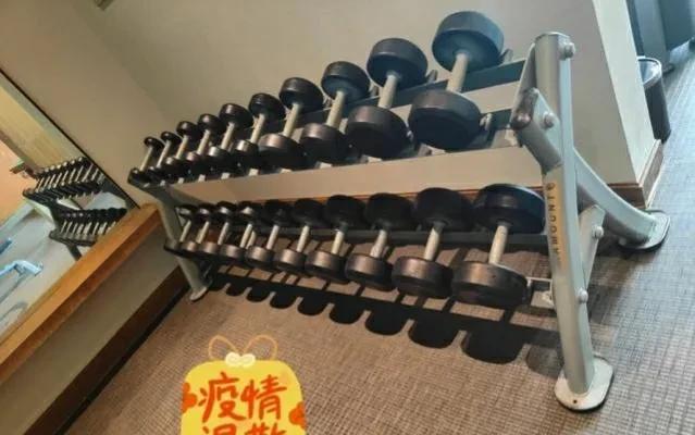 西班牙人|CBA三消息：北京首钢挖山西核心 吴昌泽狂秀恩爱 艾伦疑似女友曝光