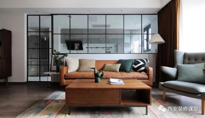 开放厨房怕油烟,这样做比开放还美,而且没有油烟