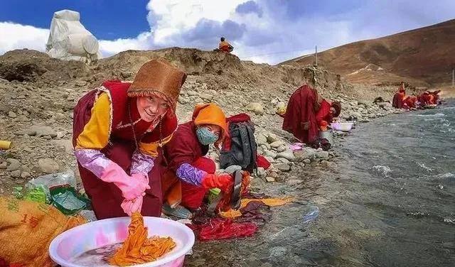 寺庙|本科学历英语六级，出家门槛越来越高，网友：连当和尚资格都没有