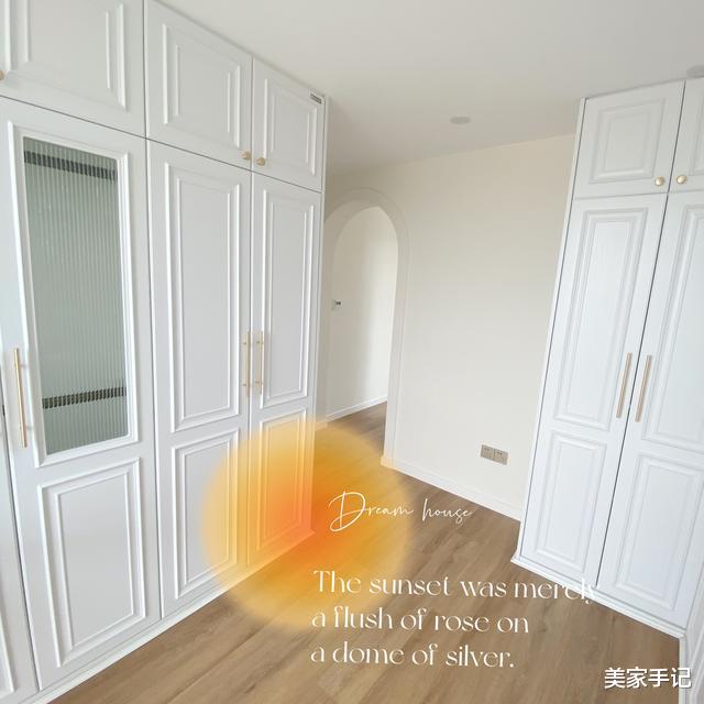 山东夫妇拒绝“过度装修”,把131㎡家装修得堪称教科书,太有品味了