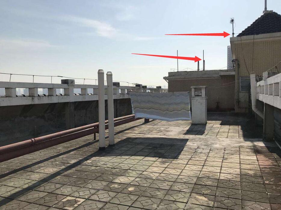 违章建筑|买房先看楼顶,没有凸出小房子坚决不买!问了物业大叔才明白!