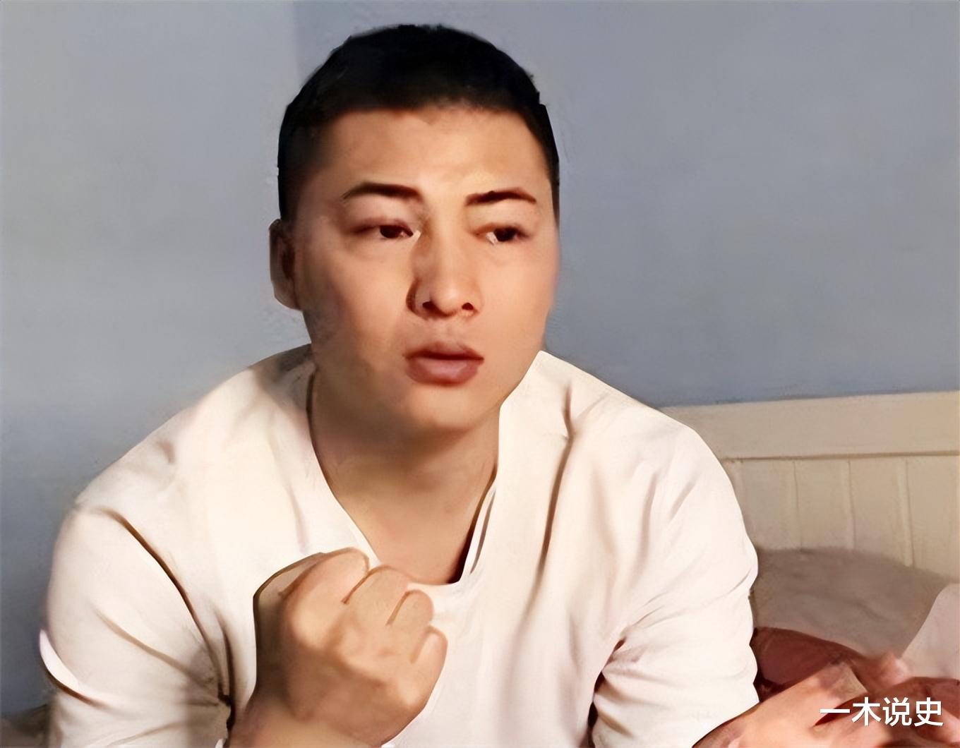 保安见义勇为却被拘留14天,灰心丧气回老家,坦言:不要多管闲事