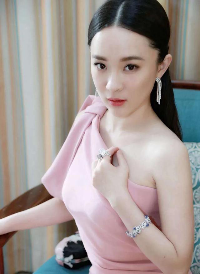 霍思燕|40岁霍思燕三亚泳装照:皮肤白皙肥而不腻,堪称“人间极品”