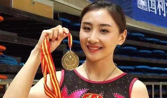 何雯娜|豪门儿媳太难当！何雯娜嫁二婚老公遭遇强势婆婆，她到底图什么？