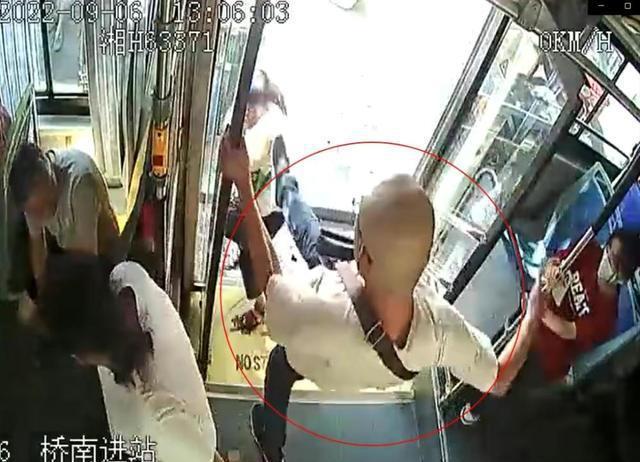 不能放纵暴民横行,加重社会戾气