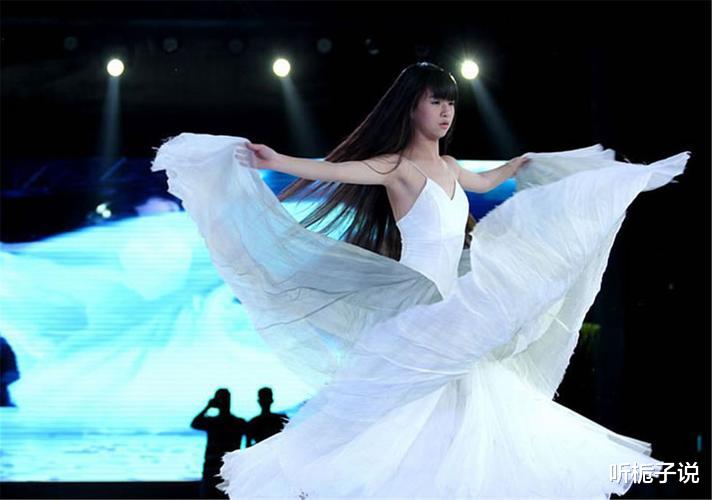 小彩旗|8年后再看小彩旗：从一战成名到杳无音信，不愿当第二个杨丽萍