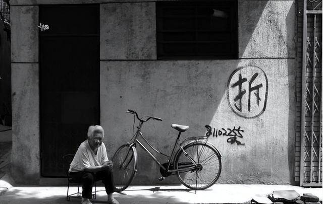 上海市|“上海钉子户”张新国，扬言要6套房加1个亿才能搬，如今他怎样了