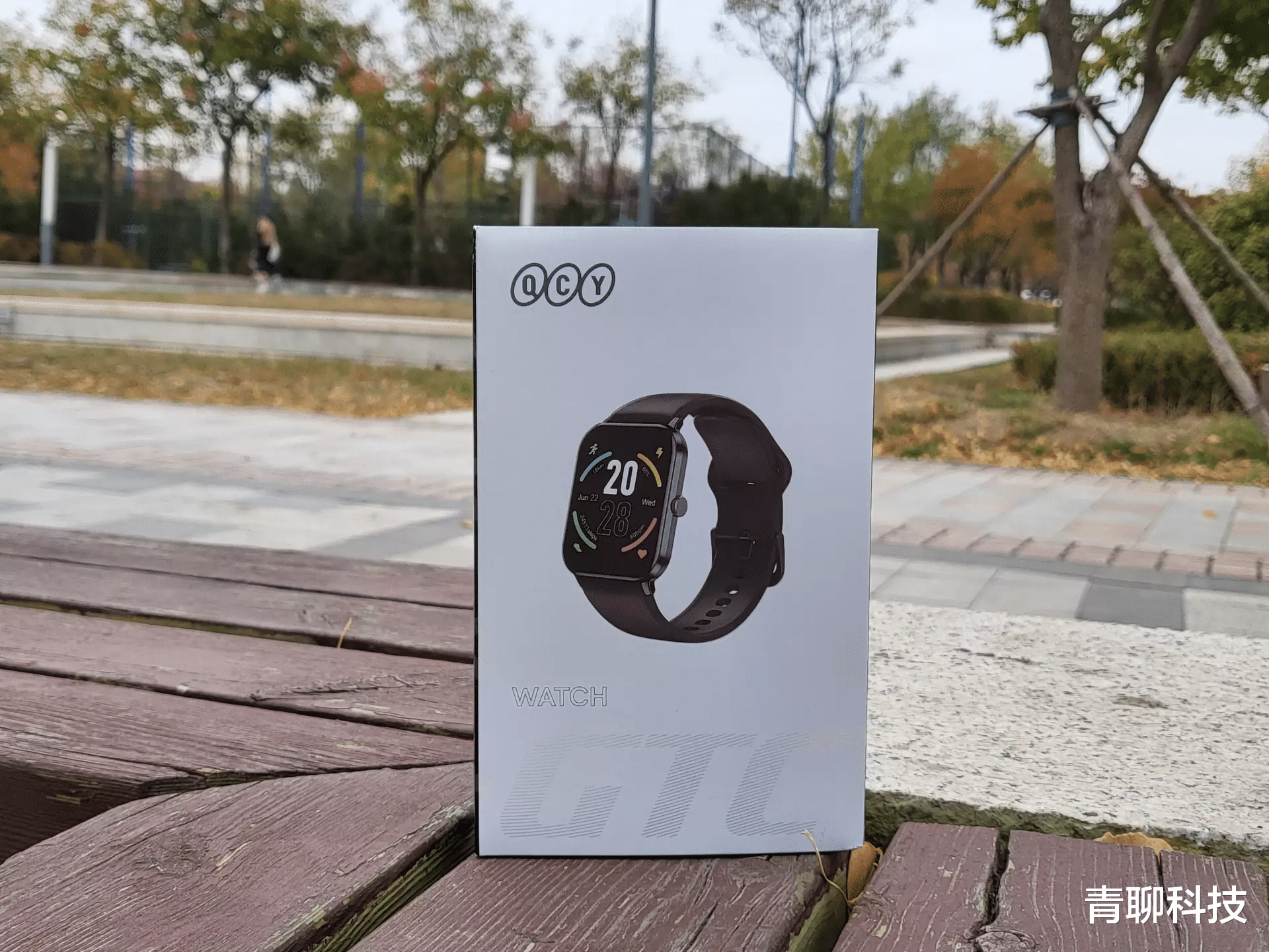 智能手表|轻薄机身+质感大屏才卖百元，QCY Watch GTC挑战智能手表价格底线