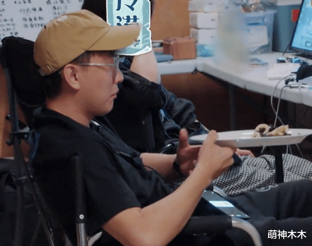 黄磊|《向往6》浪费食物惹争议，糟蹋海鲜塞给导演解决，明星一口不吃