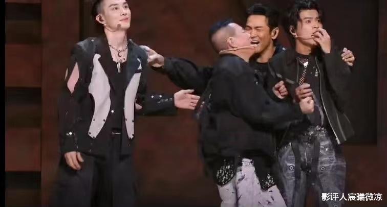 披荆斩棘|追了9期《披荆斩棘》，哥哥“情商”高低已分，与综艺感挂钩