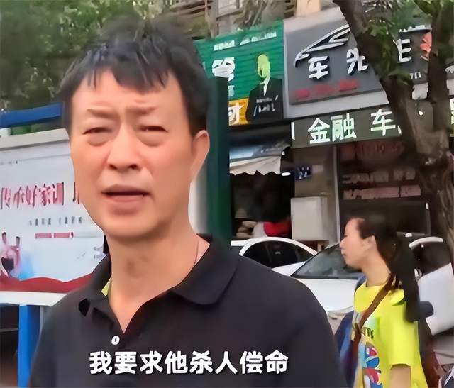17岁亲生儿子被杀害,父亲暗自追查16年后大哭:凶手早已结婚生子