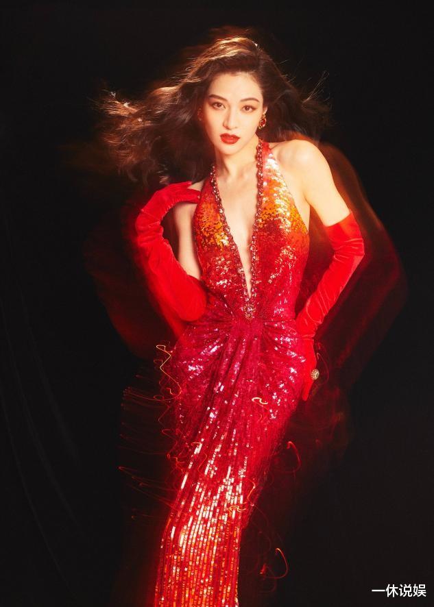 钟楚曦|她年少热爱舞蹈，大学时转型表演系，与肖战合作《王牌部队》大火