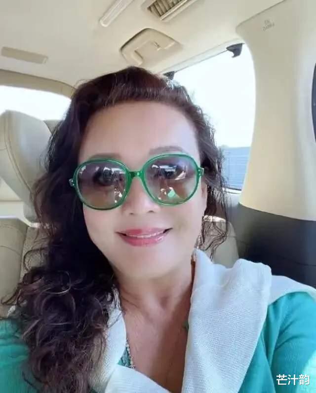 大S|暖心！曝张兰直播间收到孙子孙女打来的电话，大S被夸明事理