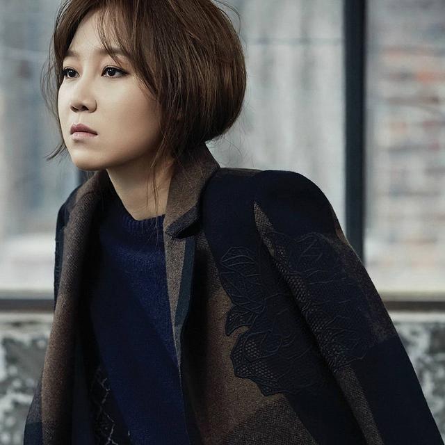 穿衣搭配|随性舒适的职场风搭配,独特显气质又时尚,快来跟孔孝真学习吧