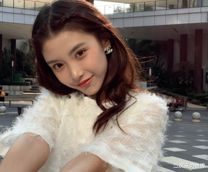 逆水寒|寒冬光腿露肩，井川里予被质疑强行擦边，粉丝：我身材好天天都秀