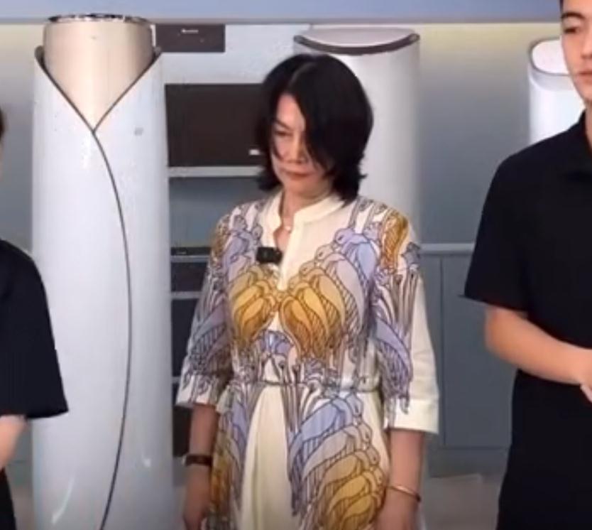 软件|董明珠回应直播黑脸离场事件，没有摔话筒，只是对直播失误不高兴