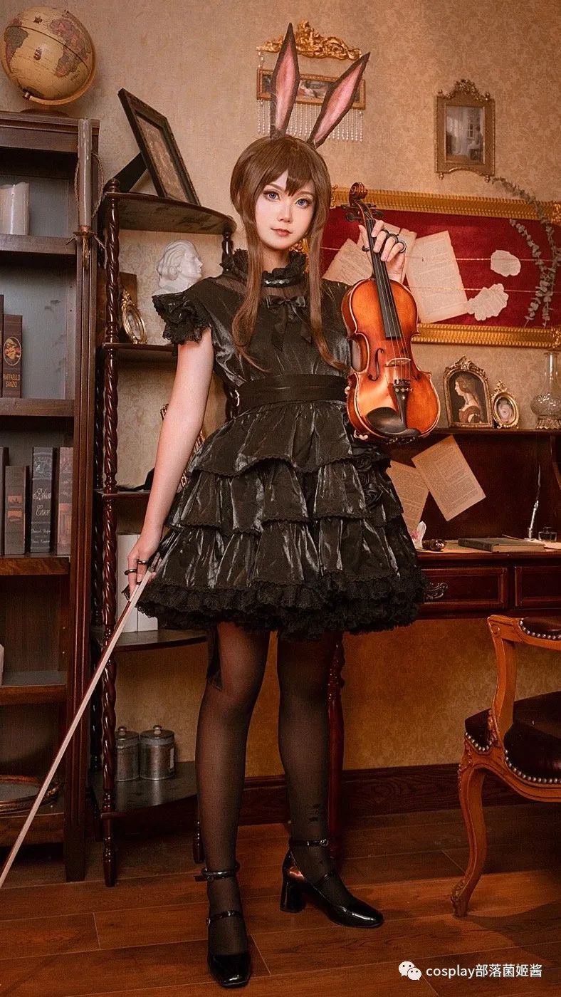 明日方舟|cos:?明日方舟音律联觉阿米娅cos正片@天鸢