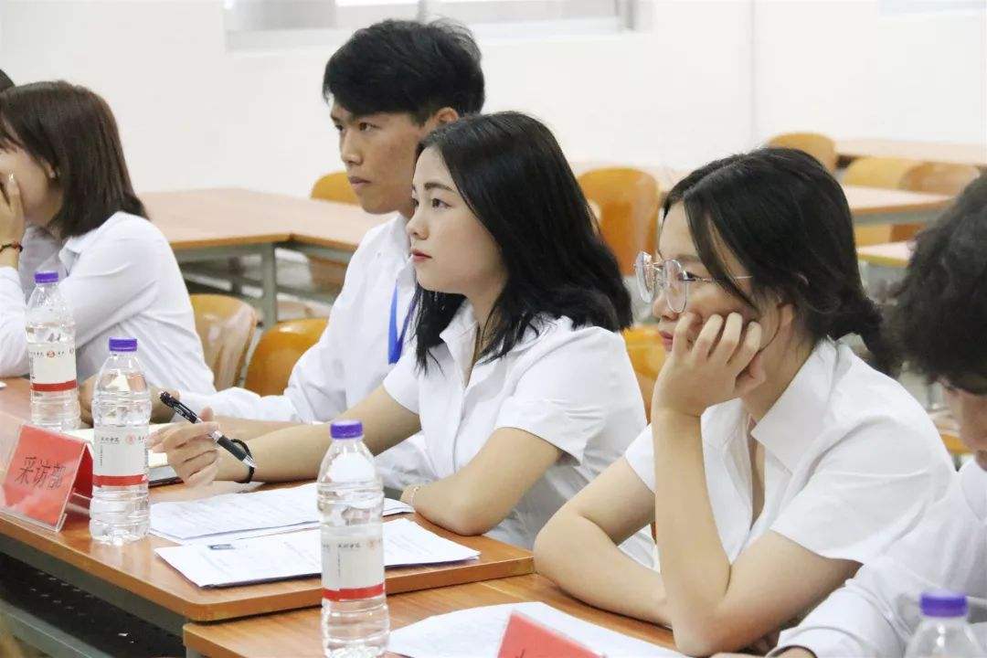 求职|面试官：为了工作，你能接受打胎吗？女硕士的回答让考官抬不起头