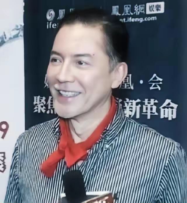 护肤 尊龙真是优雅了一辈子,70岁白发不染仍儒雅贵气,到老都没油腻感