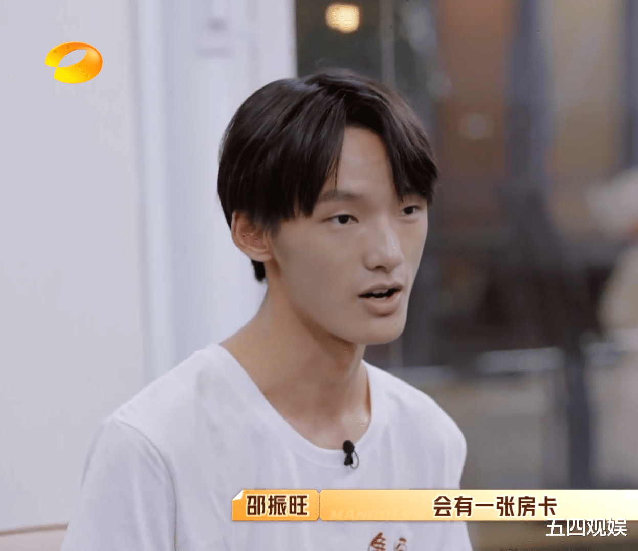 少年派第二季|100道光芒:何炅做主持人,汪涵做招聘官,这档职场综艺依旧很扎心!