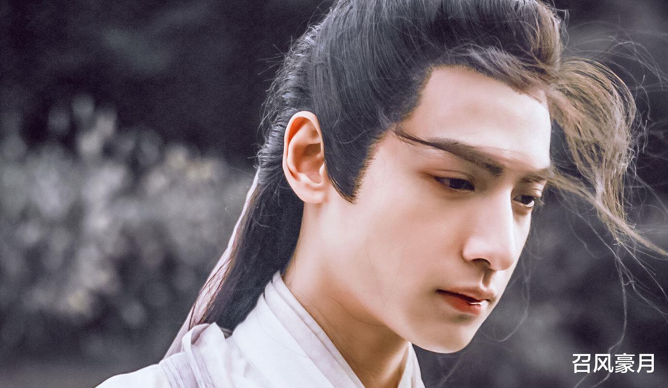 整容|整容成瘾，瘦到病态，痴迷于少女人设，内娱可怕的畸形审美