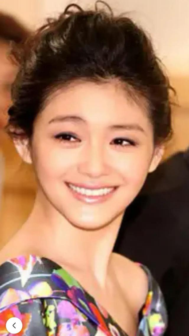 大S|大S，从“体面”到“假面”