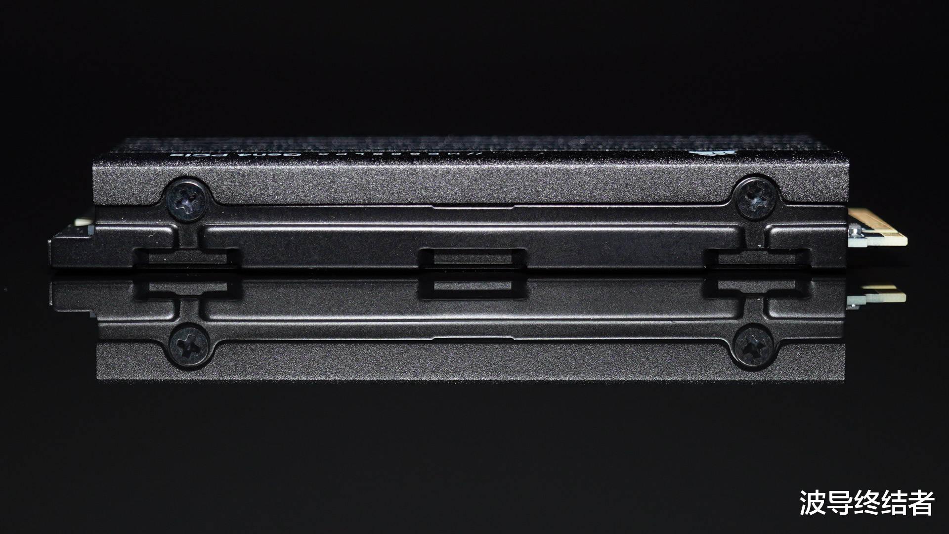 小米科技|爽爆！给PS5加装海盗船MP600 Pro LPX固态硬盘