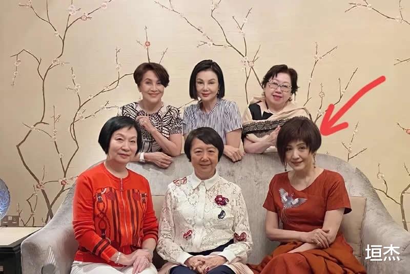 霍英东|霍英东二儿媳: 与霍震寰相恋10年不被认可, 一场车祸让她被霍家接纳