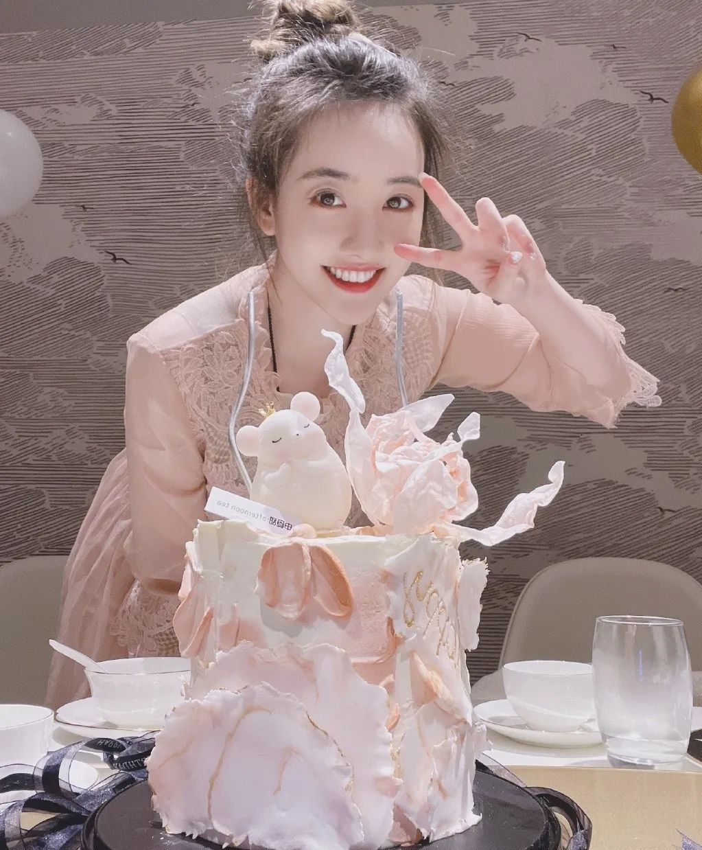 柳岩|白昕怡，甜美可人的“治愈系”女神