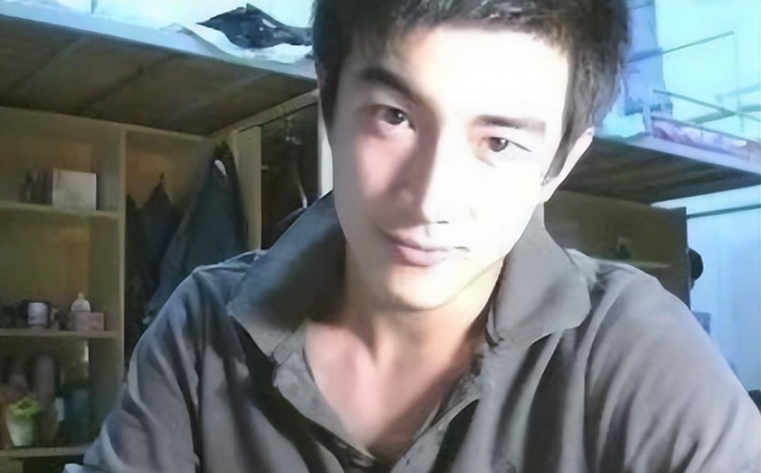 秦岚|34岁林更新:与富二代女友相恋5年,转身和周冬雨蒋梦婕牵扯不断