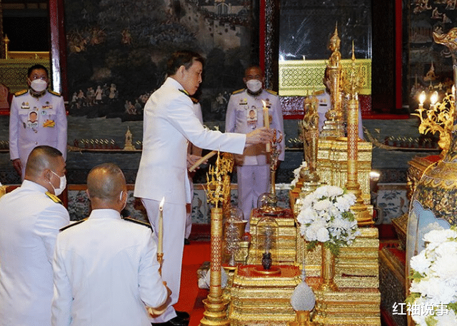 苏提达|苏提达首饰别出心裁,佩戴大金链子亮相,没有王冠照样抢风头