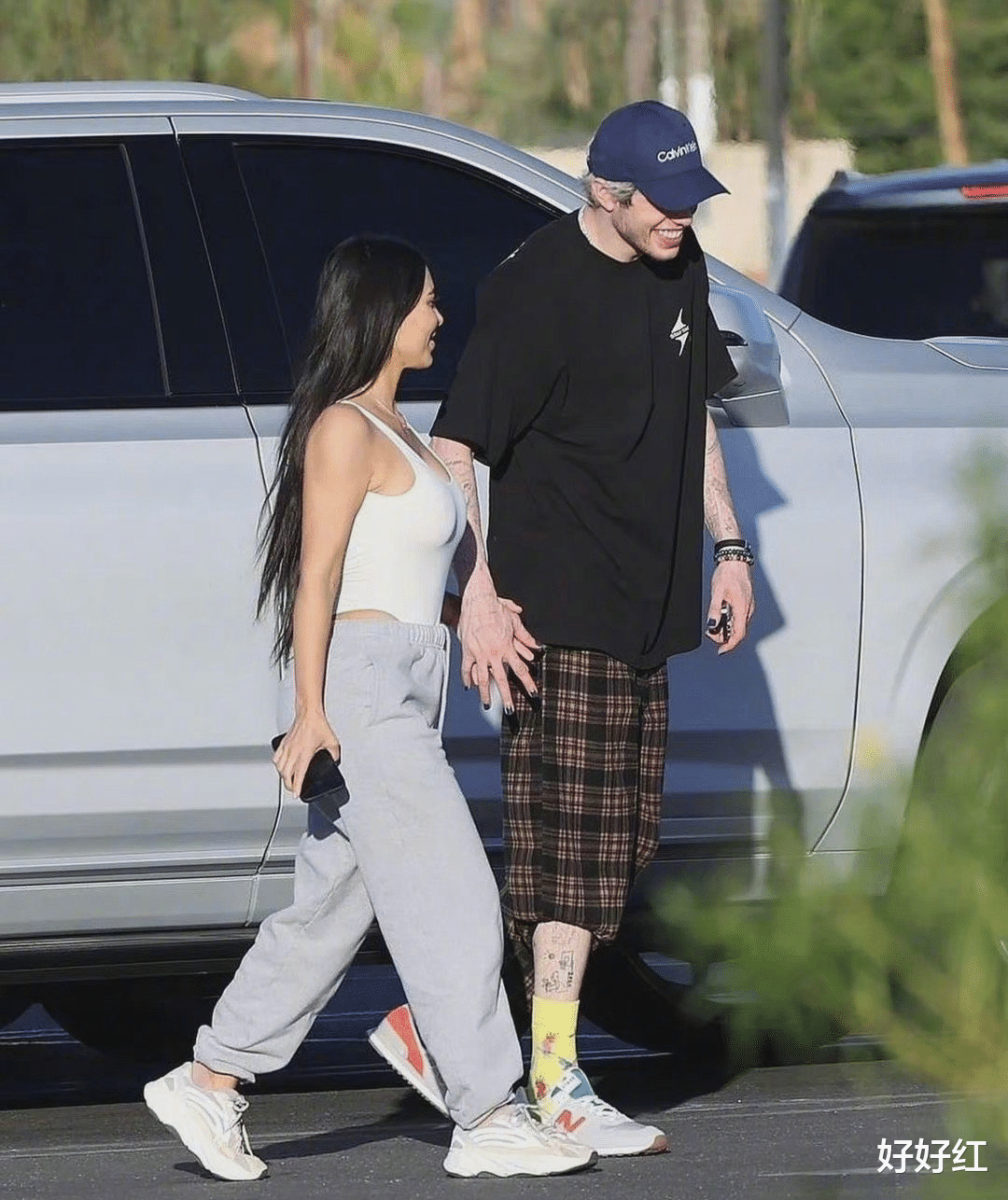 金·卡戴珊|跪舔求复合、“活埋”前妻新欢：官宣离婚后，他彻底疯了