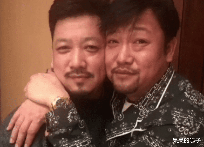 贾冰|演员贾冰事事顺境,妻子年轻又貌美,被网友调侃:老牛吃嫩草