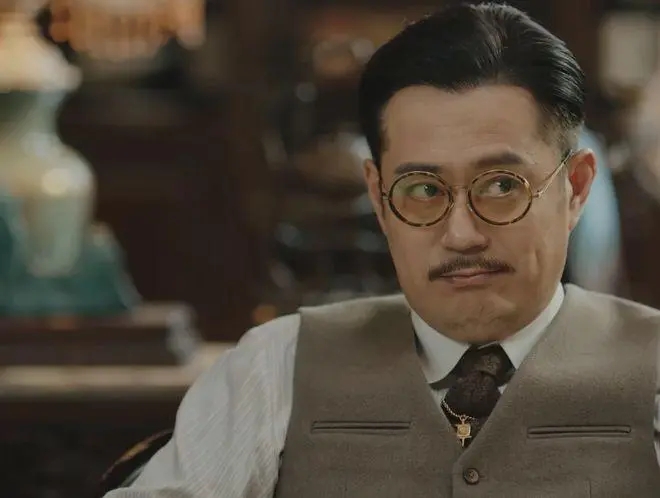 三姐妹|《传家》易家三姐妹真狠，毒死易书业，烧死易寄德，嘣断鹰司的腿