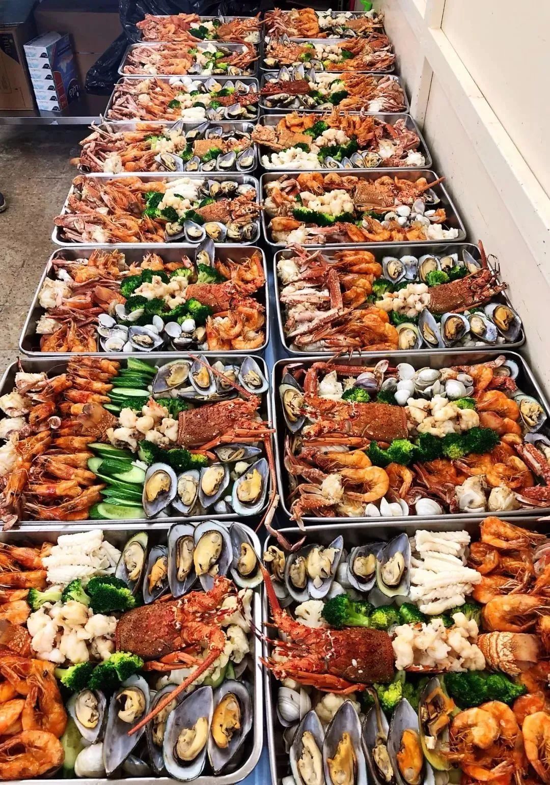 小米科技|华为员工食堂1张私照流出,曝光职场最扎心的真相!