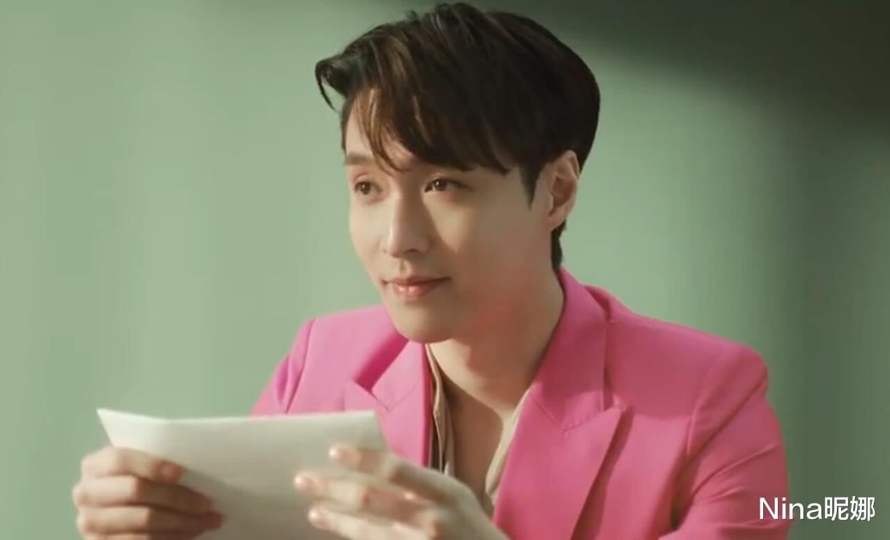 张艺兴|同门师兄妹首次合体拍片，张艺兴穿粉色害羞，郑秀妍穿透视薄纱秀身材