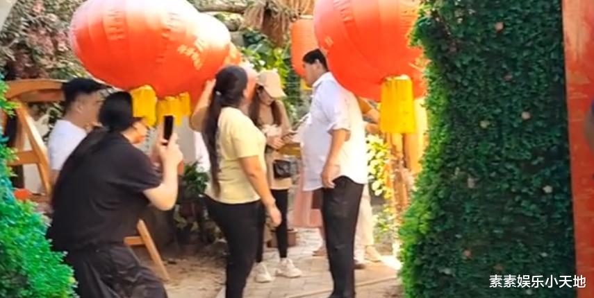 朱之文|朱小伟给家中置办新灯笼,还贴了新对联,大衣哥家忙起来了