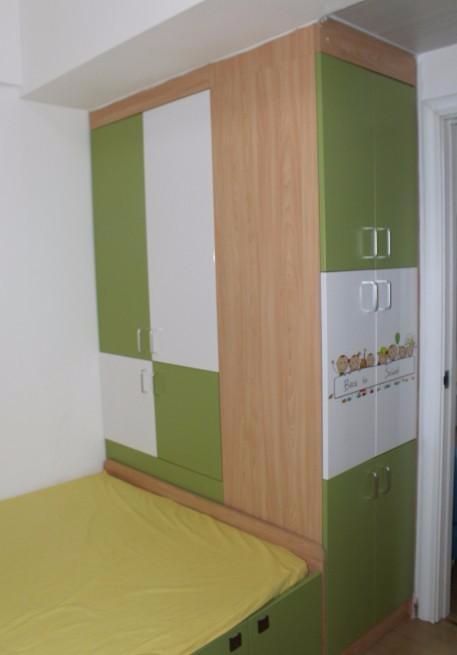 一家3口挤深圳30平米小房子,儿童房不足3平,生活苦也要坚持!