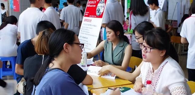 hr|大学生面试屡屡失败,hr坦言:这些简历不用细看,基本就能淘汰