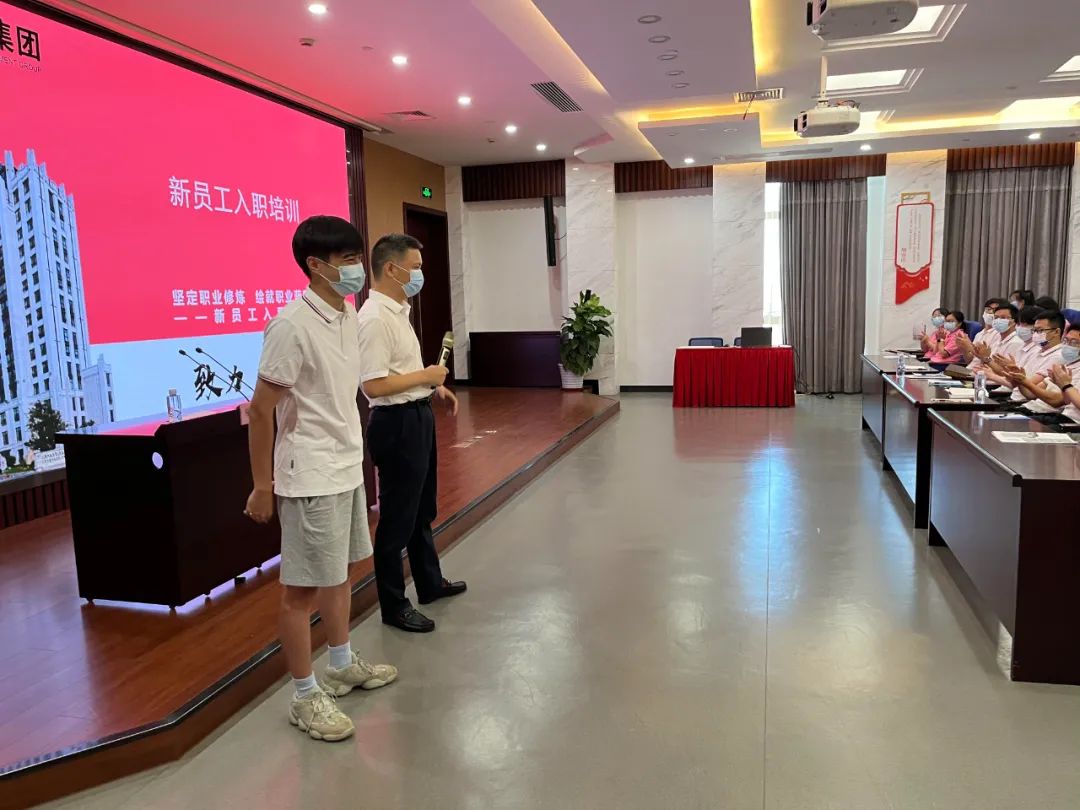 奉贤|先参军锤炼，再上岗兴业！奉贤推出“带编入伍”新办法