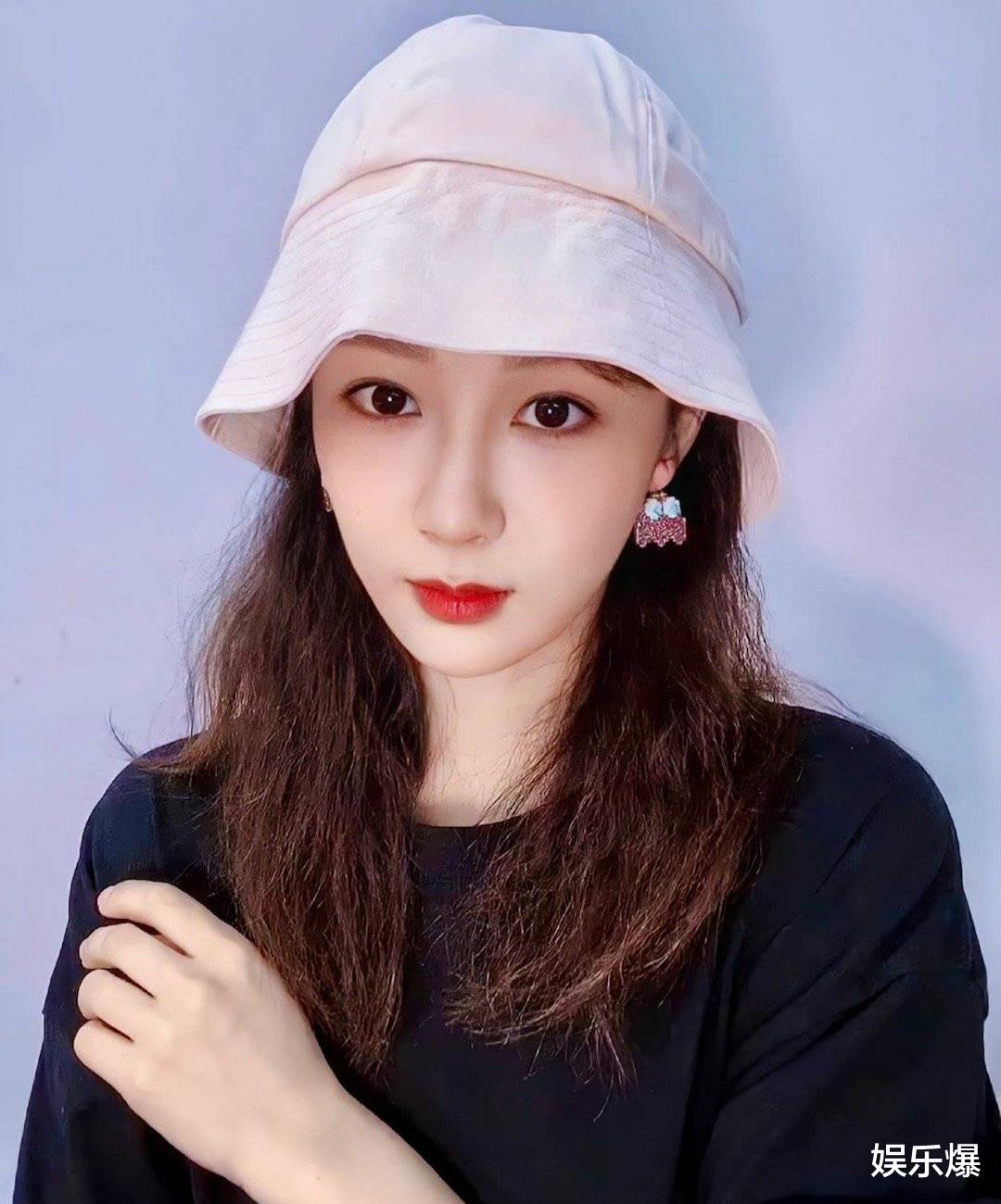 穿衣搭配 杨紫晒减肥餐后,又晒自拍营业,状态良好力证减肥效果