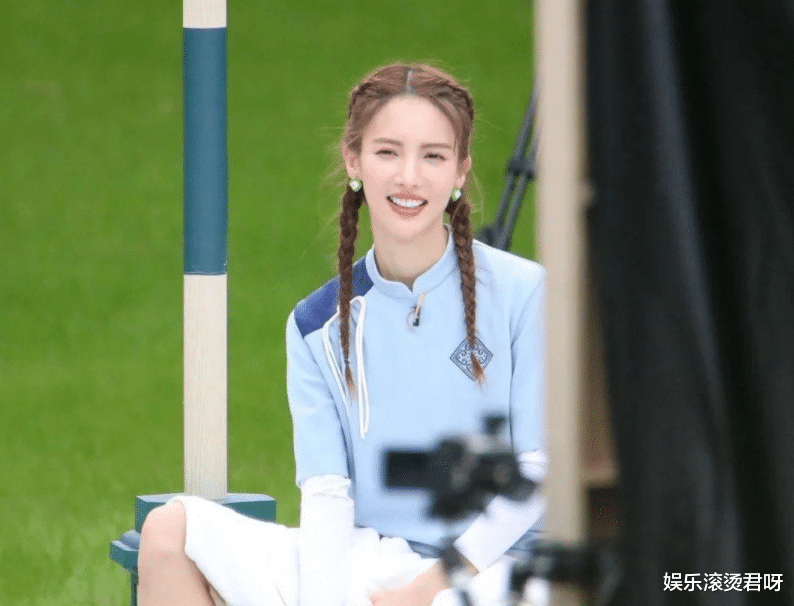 美颜|金华:《跑男10》录制被路透,蔡徐坤无美颜生图够真实