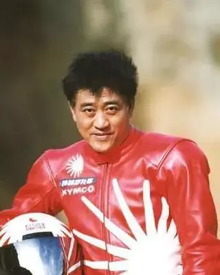 成龙|成龙拍戏下狠手惹怒宾尼，二人假打变真打，快餐车你不知道的事