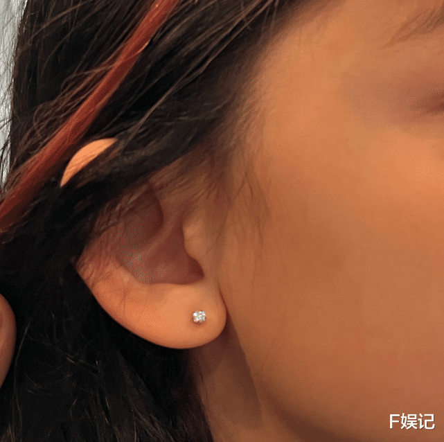 娱乐圈|吴彦祖透露女儿打耳洞迎来9岁生日 女儿成长让其兴奋又伤心