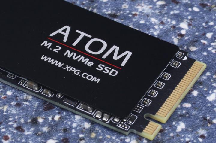SSD评测：ADATA XPG Atom 50 1 TB -图片和组件