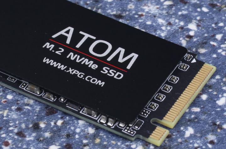 显卡|SSD评测：ADATA XPG Atom 50 1 TB -图片和组件