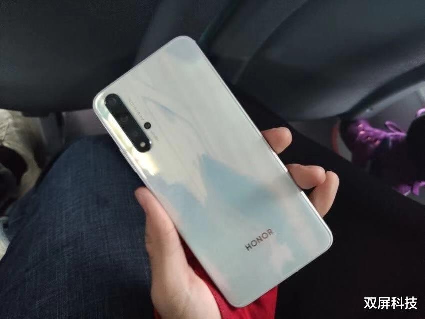 aito|从2999元跌至1460元，麒麟980+鸿蒙系统+256GB，终于等到了